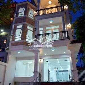 Cho thuê biệt thự mặt tiền đường Song Hành Q.2 - 10x20 - Giá 130Tr/th