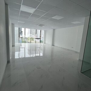 Cho thuê sàn văn phòng mới đẹp, diện tích 123 m2/tầng thông sàn