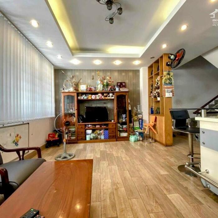 Hình ảnh Chính chủ bán căn Hẻm nhựa 6m Lê Văn Sỹ, P10, Phú Nhuận. Sổ Hồng đầy đủ. Giá 4.6 tỷ Giá 1