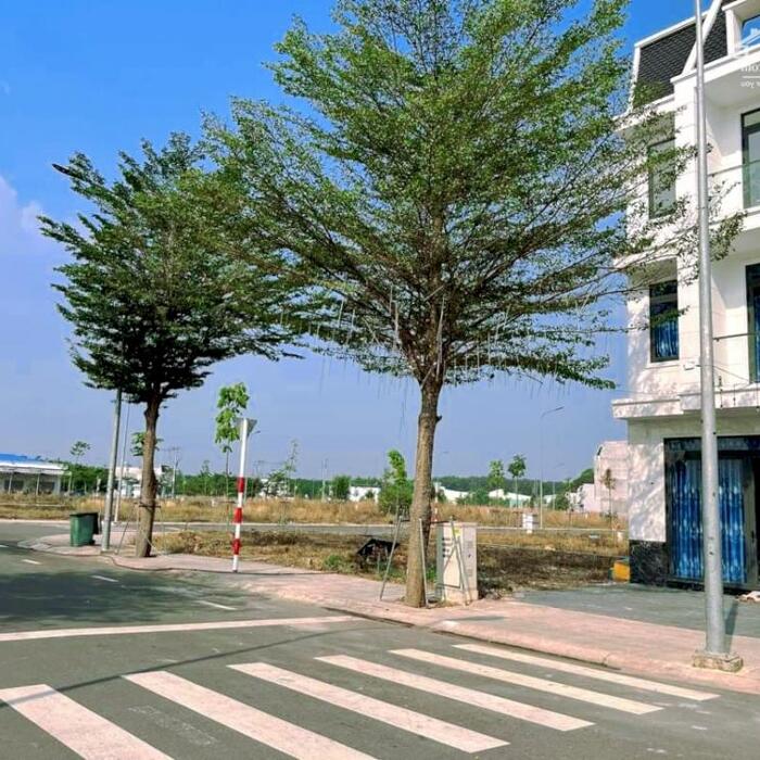 Hình ảnh Bán lô đất RỘNG CHÀ BÁ LỬA ngay TP Tân Uyên. 10mx20m Gí cực bèo chỉ 2 Tỷ 8. LH: 0896.994.609 1