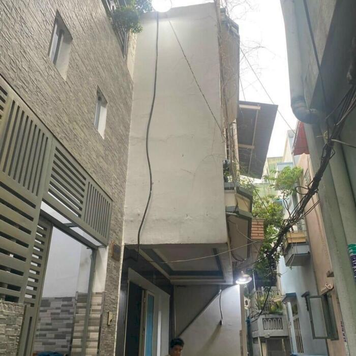 Hình ảnh Nhà FULL NỘI THẤT đường Bạch Đằng. 1T - 1 L có ban công. Giá 3 tỷ 8. LH: 0938281231 - Dũng - 1