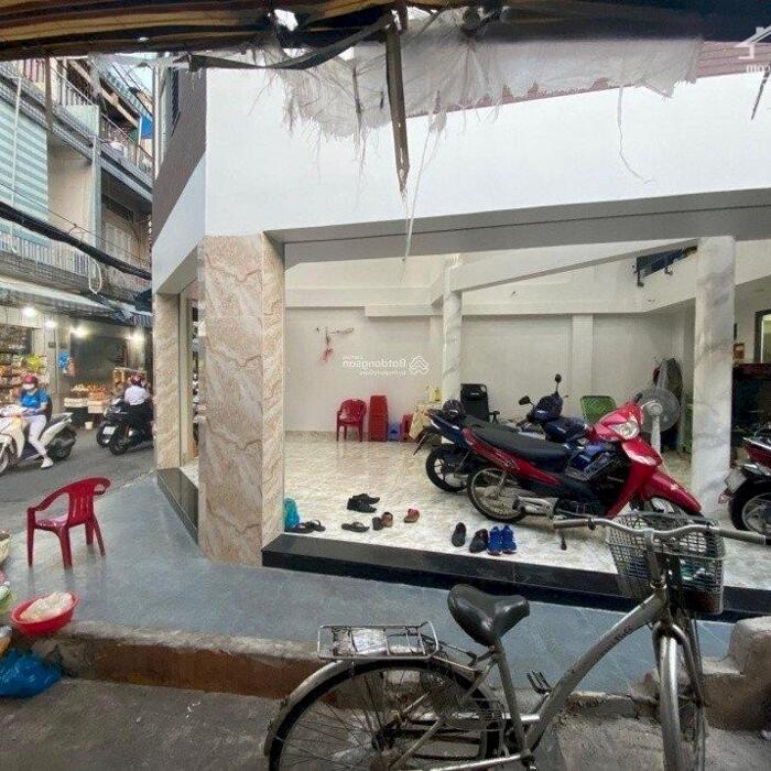 Hình ảnh Mặt bằng kinh doanh chợ đông đúc quận Tân Bình 3