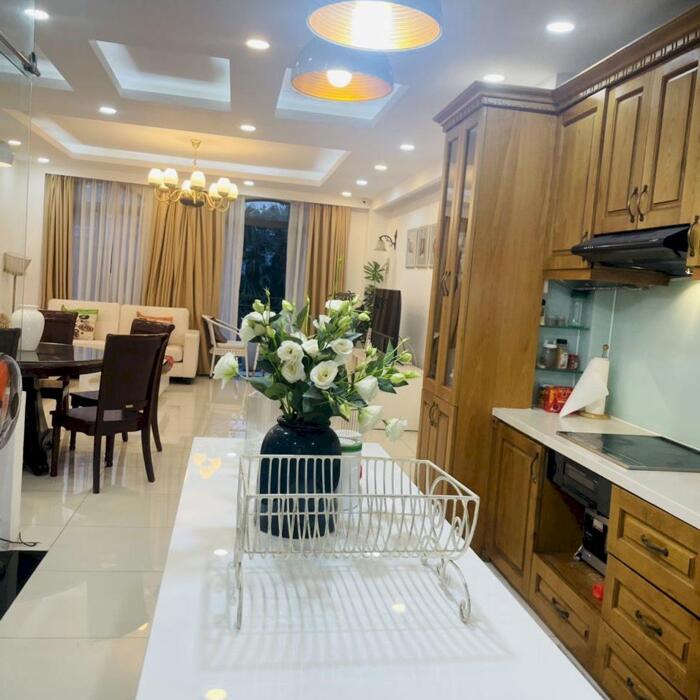 Hình ảnh BÁN NHÀ: Nhà Phố Full Nội Thất Lakeview City Q.2 mặt tiền đường 25m ( trục chính dự án). Giá chỉ 19 tỷ 3