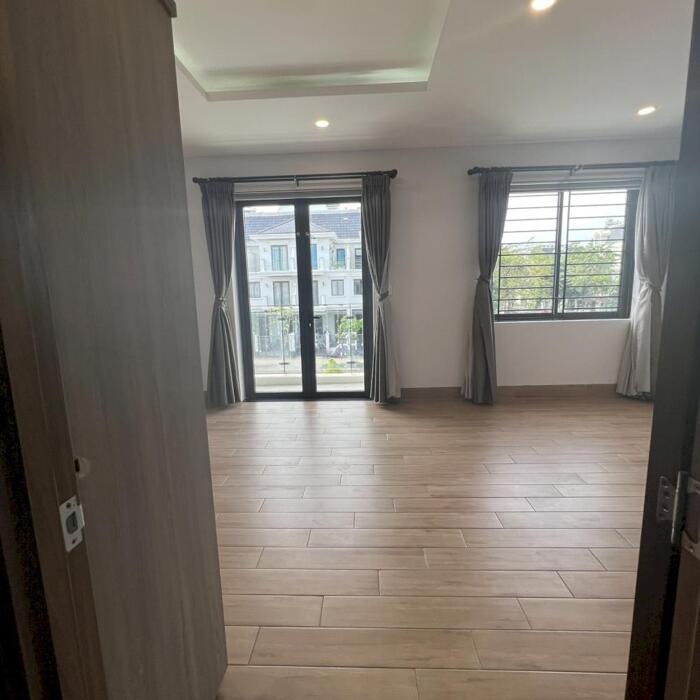 Hình ảnh CHO THUÊ NHÀ PHỐ MẶT TIỀN ĐƯỜNG 25M LAKEVIEW CTY, THÍCH HỢP Ở VÀ LÀM VĂN PHÒNG. LH 0917224226 21