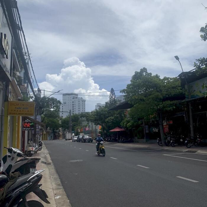 Hình ảnh bán nhà trung tâm thành phố nha Trang, đối diện sân bóng 19 tháng 8, thích hợp mua đầu tư kinh doanh , khu sầm ức ở nha trang 9