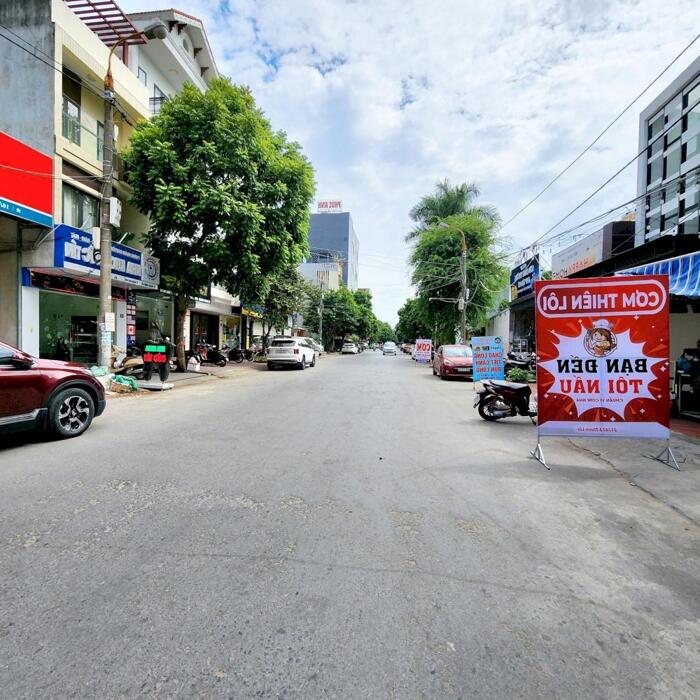 Hình ảnh Cho thuê Mặt bằng 140m2, mặt đường 20m gần Hoàng Huy Mall, phù hợp làm VP, phòng khám, Spa, kinh doanh gì cũng đẹp 0