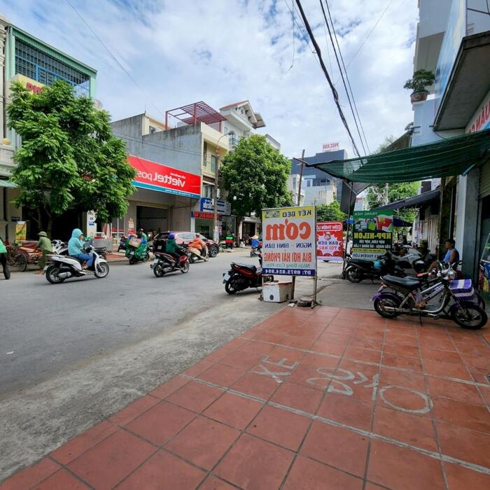 Hình ảnh Cho thuê Mặt bằng 140m2, mặt đường 20m gần Hoàng Huy Mall, phù hợp làm VP, phòng khám, Spa, kinh doanh gì cũng đẹp 1