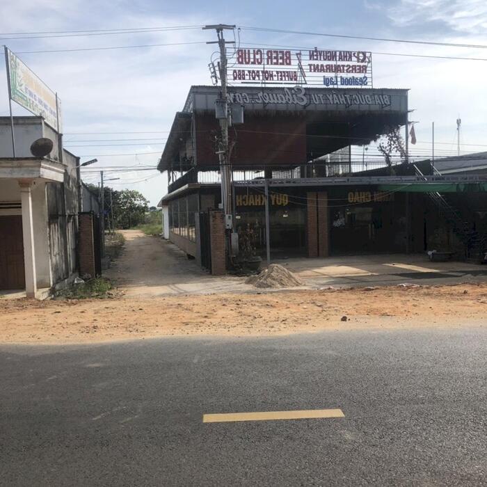 Hình ảnh Bán Đất tặng Nhà Hàng 1800m2 có sẵn 500m2 thổ cư, Gần biển Thị Xã LaGi, Giá NGỢP Bank 3