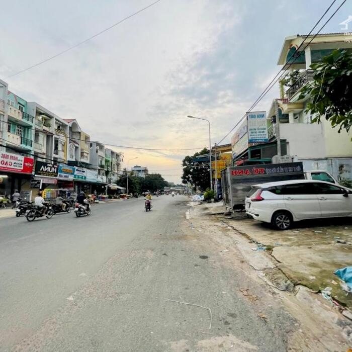 Hình ảnh Chính chủ kẹt tiền bán gấp nhà KDC Vĩnh Lộc, đường trước nhà 16m. 11