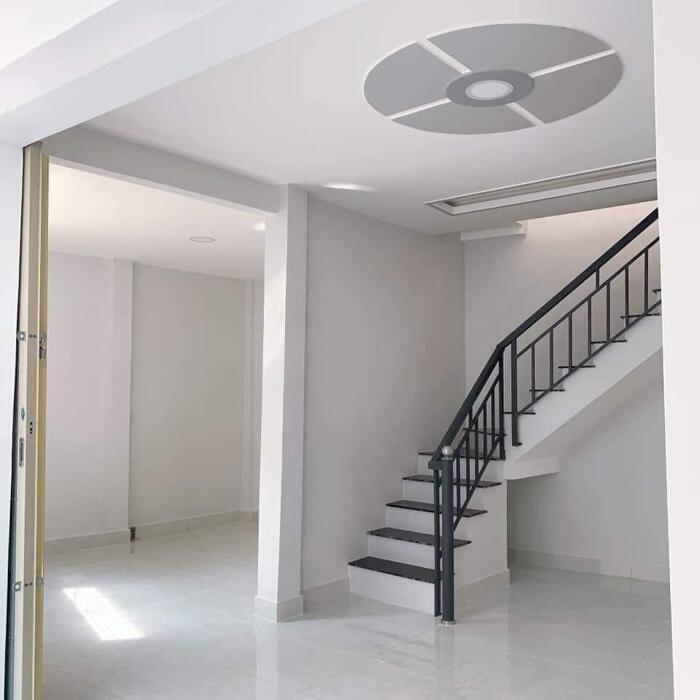 Hình ảnh Bán nhà mới 2 tầng Giá Rẻ hẻm Lê Hồng Phong- Phước Hải- Nha Trang ( giá chỉ 1tỷ470tr) 0