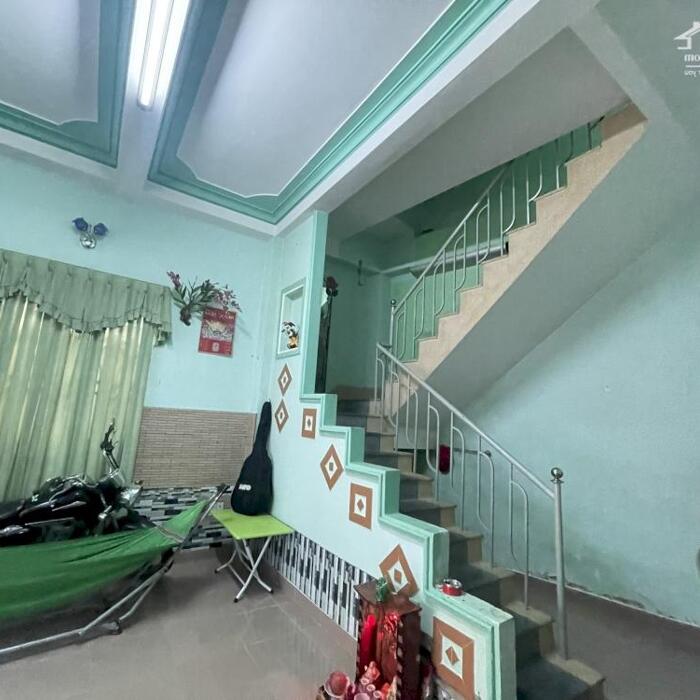 Hình ảnh Bán nhà chắc chắn tttp Nha Trang-đường ô tô thông ra, nở hậu giá 2.750 2