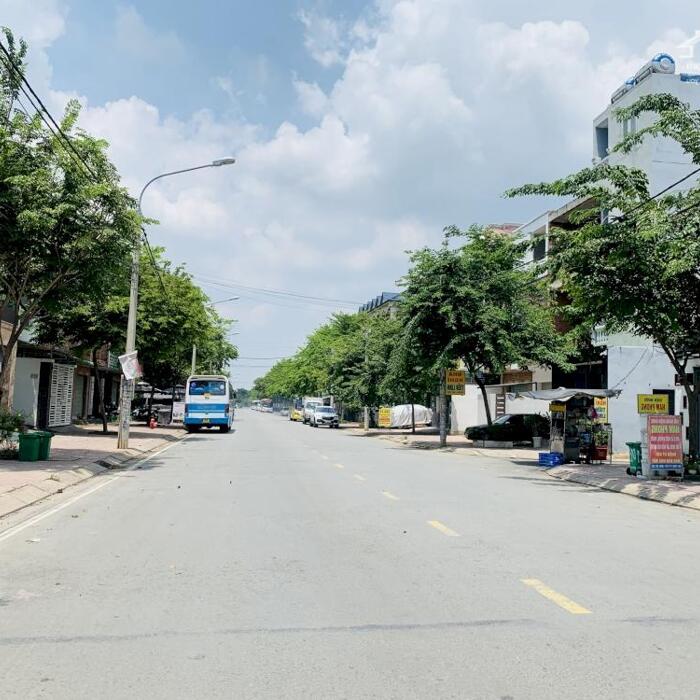 Hình ảnh Bán nhà mặt tiền N4 phường Bửu Long đối diện trường Song Ngữ Lạc Hồng, 1 trệt 2 lầu 90m2 giá 6 tỷ 3