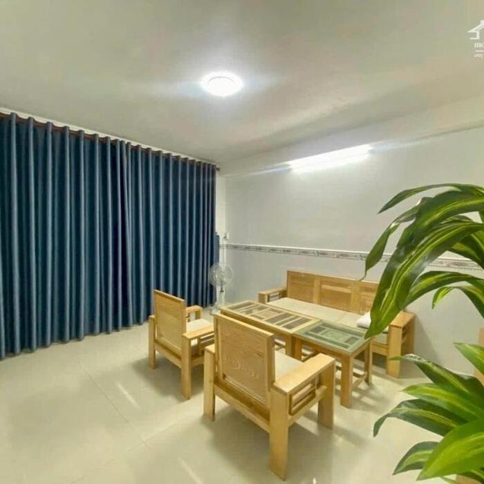 Hình ảnh Cho thuê nhà lầu đầy đủ nội thất hẻm đường Nguyễn Trãi 0