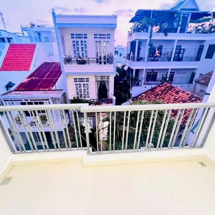 Hình ảnh Nhà 3 tầng 1 tum, 2 mặt tiền hẻm Đồng Nai phường Phước Hải 3