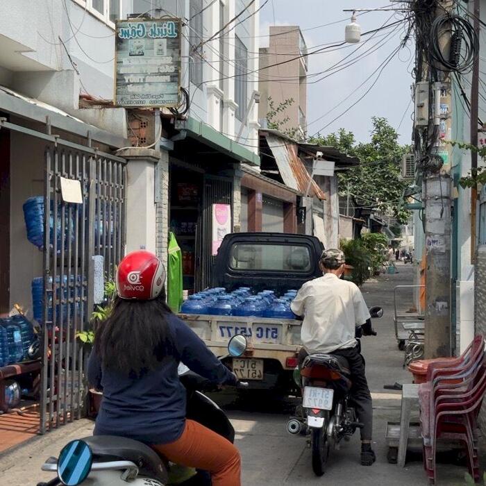 Hình ảnh Bán nhà quận Tân Phú HXH buôn bán kinh doanh nhỏ, nhà mới chỉ cần kéo vali vào ở ngay. 1