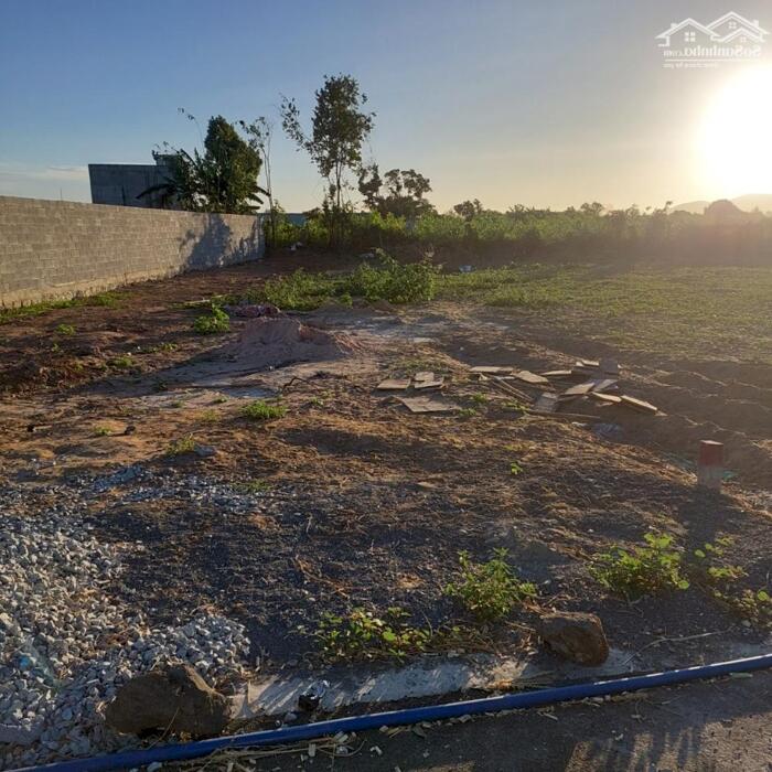 Hình ảnh Bán đất đường nhựa nhánh Nguyễn Huệ 187m2 ( 5 x 38 ) 100m2 thổ 2