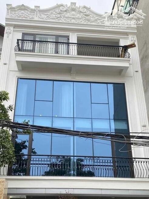 Hình ảnh Văn phòng Bồ Đề cho thuê 200m2-15tr thông sàn có thang máy đường ô tô tránh 0