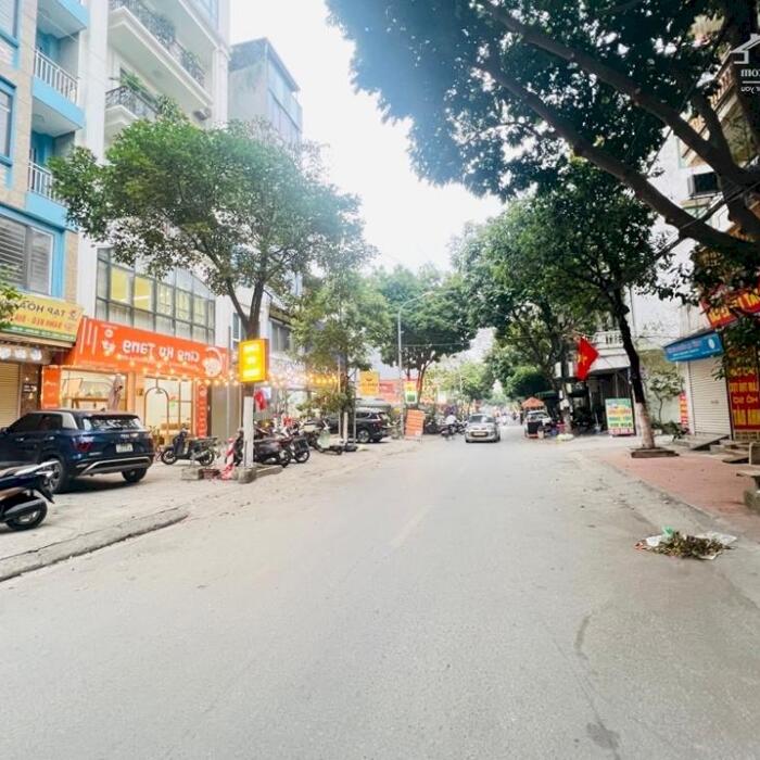 Hình ảnh Bán nhà mặt phố Lê Lai, Vỉa hè, 2 mặt tiền, Phố ẩm thực, KD sầm uất. giá 11.2 tỷ 3
