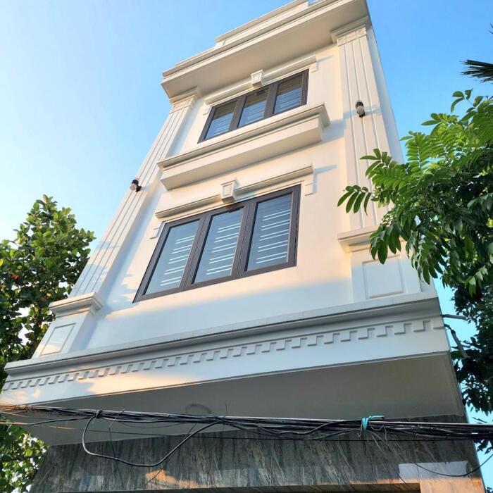 Hình ảnh Bán nhà 3 tầng đường Khúc Thừa Dụ, Ô tô vào trong nhà, Xây độc lập chỉ 3.2 tỷ 0
