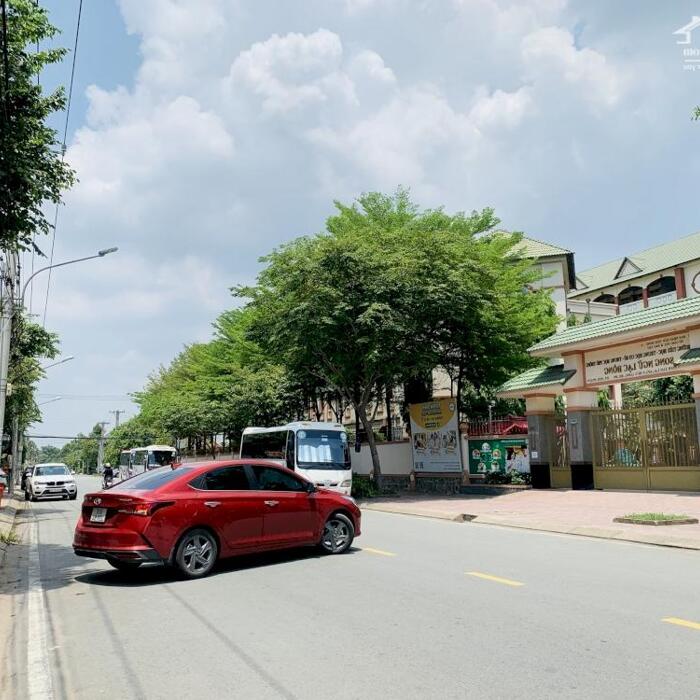 Hình ảnh Nhà bán phường Bửu Long mặt tiền N4 đối diện trường Song Ngữ Lạc Hồng, nhà thô 1 trệt 2 lầu 90m2 giá 6 tỷ 10