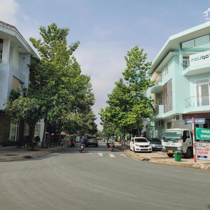 Hình ảnh Bán nhà 1 trệt 1 lầu đường D4 khu D2D-Võ Thị Sáu, phường Thống Nhất; 82m2 giá 7,9 tỷ 4