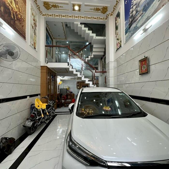 Hình ảnh Bình Tân-Mặt tiền nhà giác vàng 5 tầng-nội thất Châu âu-48m2(4x12m)-sổ vuông chính chủ-xe hơi ngủ nhà 2