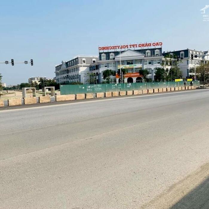 Hình ảnh Bán 80m2 đất đấu giá rẻ - đường trước nhà 24m - bên cạnh trường FPT - 3 bước chân ra Trịnh Văn Bô 0