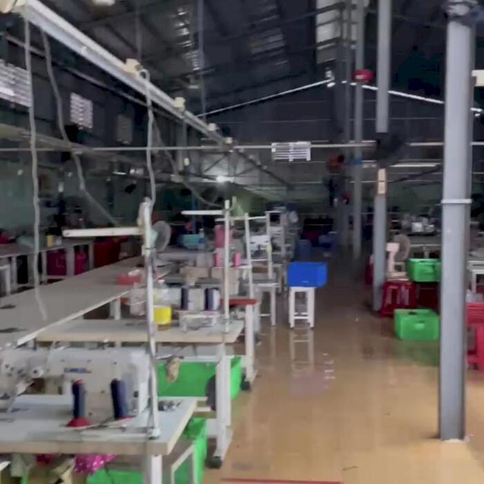 Hình ảnh Bán đất tặng nhà xưởng đang cho thuê 910m2 tại TP Long Khánh giá 11,5 tỷ 1