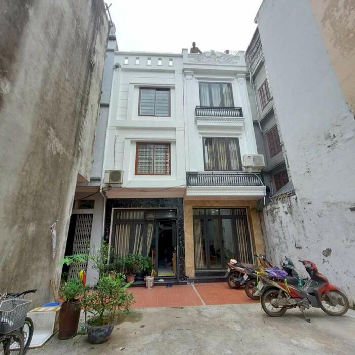 Hình ảnh Cho thuê nhà ngõ 193 Văn Cao, DT: 40m2 x 3 tầng, 3 phòng ngủ. 11