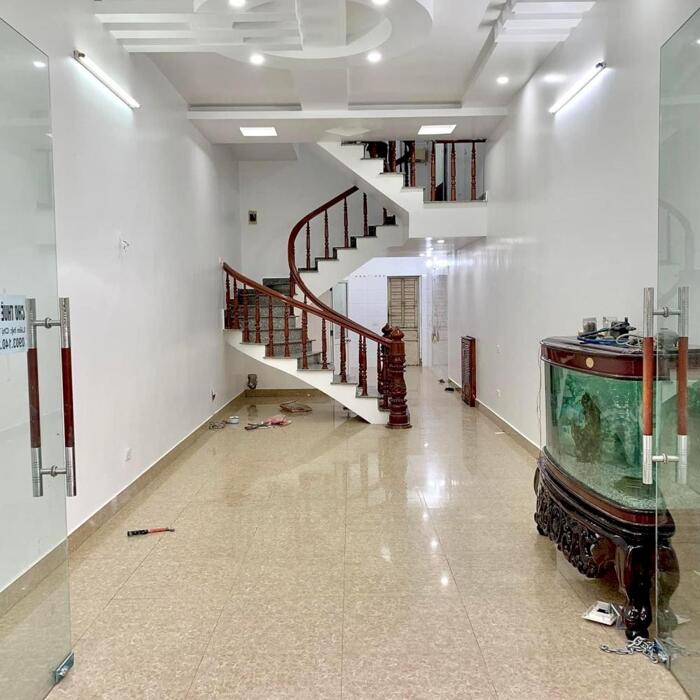 Hình ảnh Cho thuê nguyên nhà 4 tầng tại Lô 27 Lê Hồng Phong, vừa ở vừa kinh doanh cực đẹp. 0