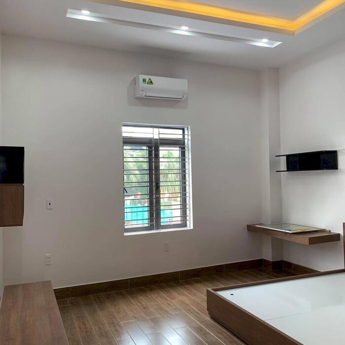 Hình ảnh Cho thuê nhà full nội thất phố Văn Cao, DT: 80m2, 4 p.ngủ. 4