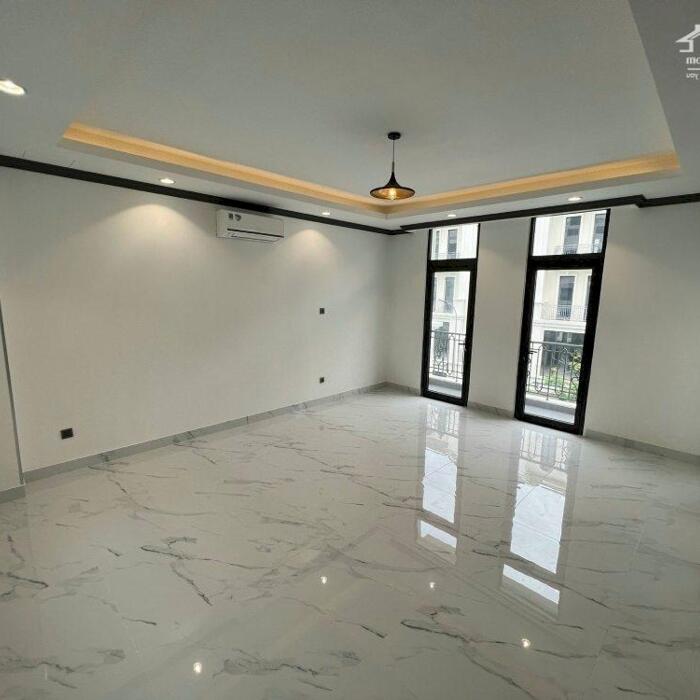 Hình ảnh Cho thuê nhà phố trục chính D2A Vinhomes Grand Park 1 trệt 4 lầu nhà hoàn thiện 9