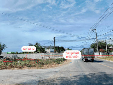 Hình ảnh Chính chủ bán gấp lô mặt tiền đường ( 29m ) KDC Phước Thể - Tuy Phong 0
