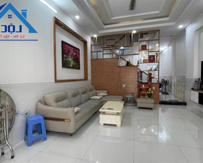 Hình ảnh Bán căn nhà 1 trệt 2 lầu gần Siêu Thị BigC Phường Long Bình Tân, Tp Biên Hoà giá 4 tỷ2 3