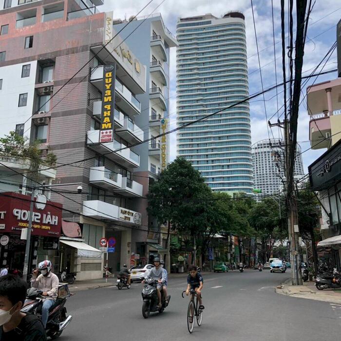 Hình ảnh bán nhà mặt tiền Nguyễn Thị Minh Khai diện tích: 82m2 giá bán 12.2 tỷ liên hệ: 0905724084 Bích 0