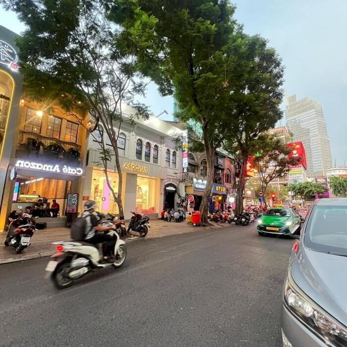 Hình ảnh Cho thuê nhà mặt tiền đường Huỳnh Thúc Kháng, Phường Bến Nghé, Quận 1. (4m x 16m + 3 lầu) 6