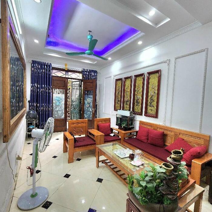 Hình ảnh Bán nhà Bát Khối, Long Biên. 42M2 - 5 Ngủ - Cầu Thang Giữa - Đẹp Mê. Lh 0965858116. 1