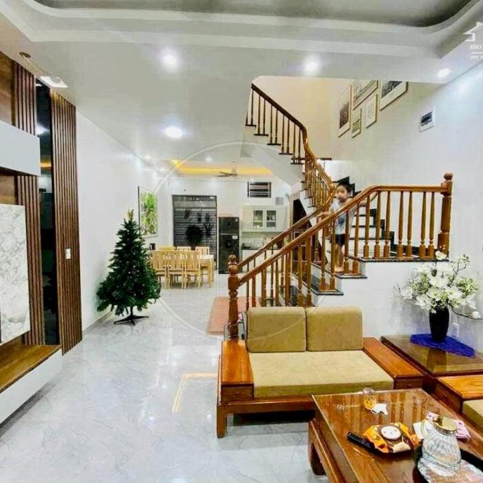 Hình ảnh Cho thuê nhà 4 tầng full đồ xịn sò ở Phương Lưu, thích hợp ở và làm văn phòng. LH: 0989.099.526. 0