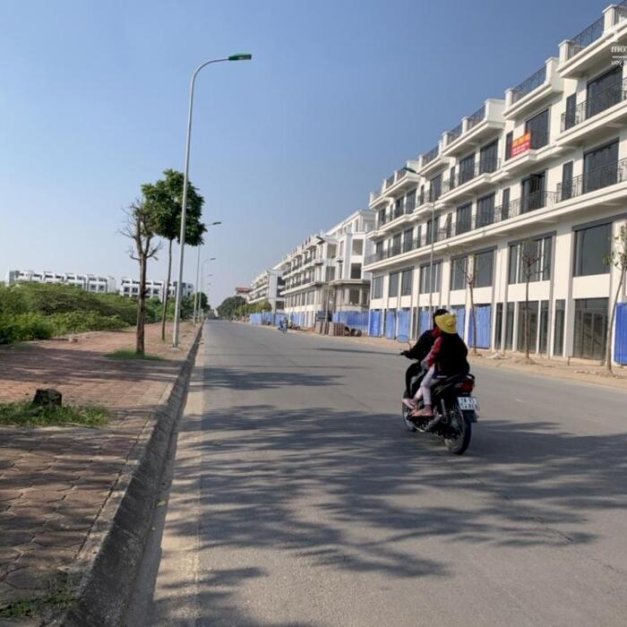 Hình ảnh Bán căn Shophouse Central Metropolitan, mặt phố Nguyễn Mậu Tài, Gia Lâm 2 mặt thoáng trước sau 1