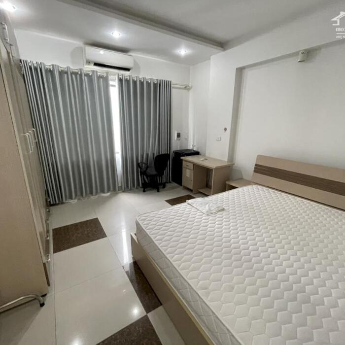 Hình ảnh Cho thuê nhà 5 ngủ khép kín phố Văn Cao, full nội thất. 5
