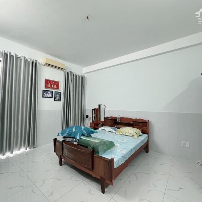 Hình ảnh Nhà Bè 160m2 NGANG 10M - 4 TẦNG, Nở hậu tài lộc, ÔTÔ NGỦ TRONG NHÀ 3