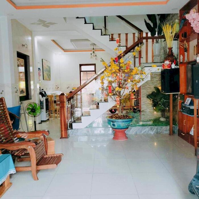 Hình ảnh Bán nhà 1 trệt 2 lầu đúc kiên cố. Nhà thiết kế như biệt thự tại Diên Phú- Diên Khánh 1 tỷ 650 12