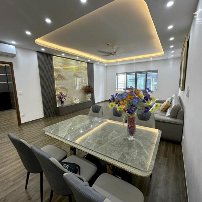 Hình ảnh Bán căn hộ 3 ngủ phố Lê Văn Lương. DT 150m2 đầy đủ nội thất. giá 7,4 tỷ có thương lượng nhiều 8