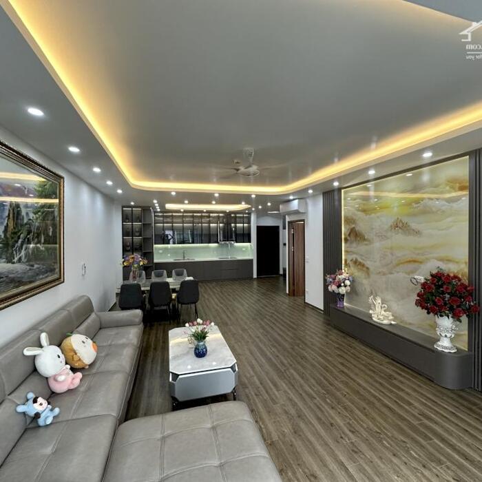 Hình ảnh Bán căn hộ 3 ngủ phố Lê Văn Lương. DT 150m2 đầy đủ nội thất. giá 7,4 tỷ có thương lượng nhiều 1