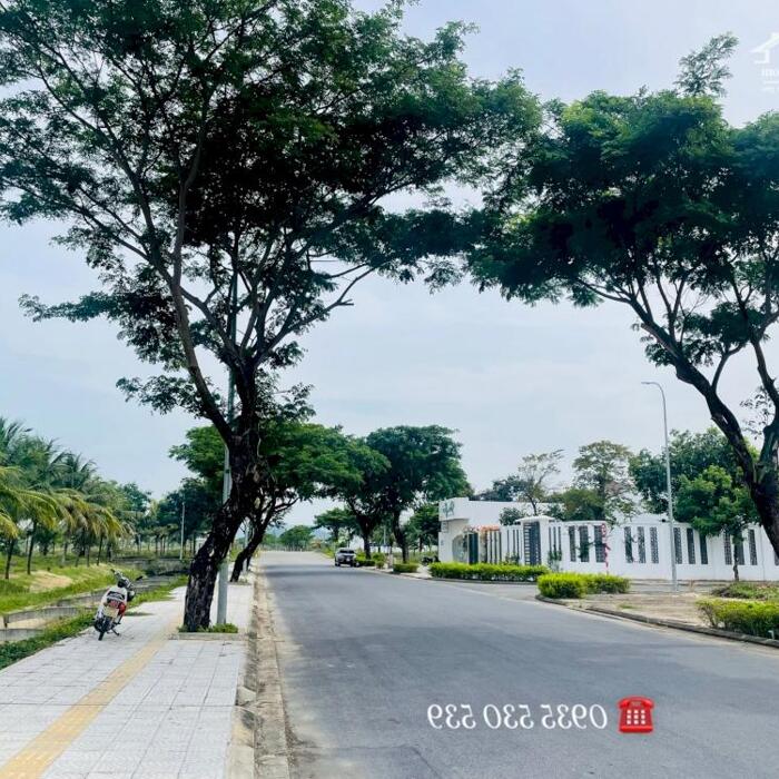 Hình ảnh Bán siêu phẩm Lô Biệt Thự FPT City Đà Nẵng Trục Chính Bắc Nam Đường 9,5m lề 8m , View kênh sinh Thái, Mặt tiền rộng 10m 4