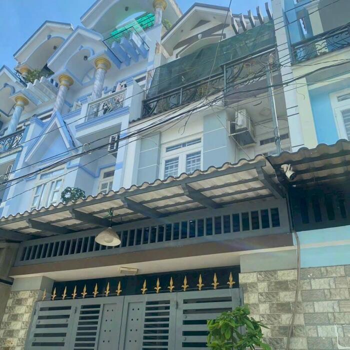 Hình ảnh nhà bán 4.2 tỷ Lê Liễu Tân Phú ,đường HẺM 6M ,dtsd 105 m2, 3 tầng, 1