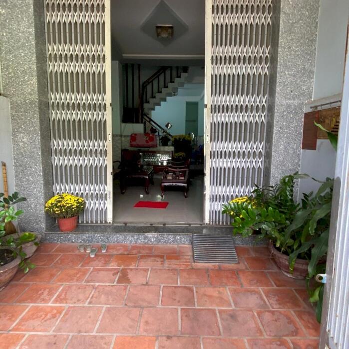 Hình ảnh Cần bán căn nhà 3 tầng đường Trương Thị Kiến , phường Vĩnh Hoà , TP Nha Trang 0