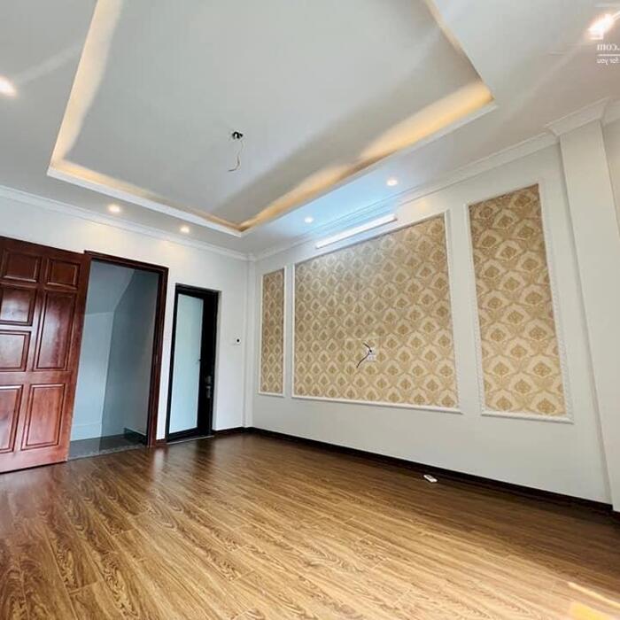 Hình ảnh Giá Đẹp. Bán Nhà Việt Hưng, Long Biên 32m2, 5T chỉ 4,2 tỷ 1