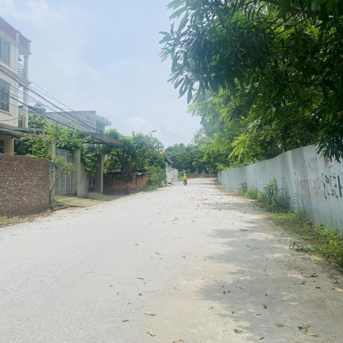 Hình ảnh Cần bán gấp ô đất rộng giáp đường 52m tại Trại Giao, Khai Quang, Vĩnh Yên. Lh: 0986934038 3