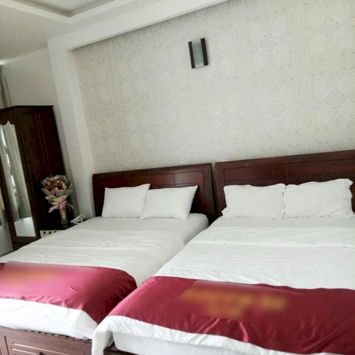 Hình ảnh Bán khách sạn 5 tầng 8 phòng đường oto 5m Hoàng Hoa Thám p.Lộc Thọ trung tâm TP Nha Trang. 5